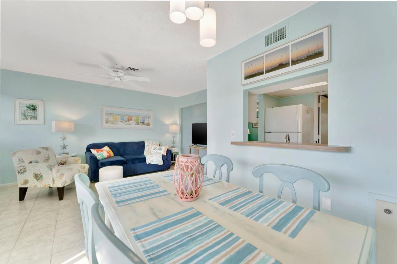Coastal Cheer Apartment Bradenton Beach Bagian luar foto